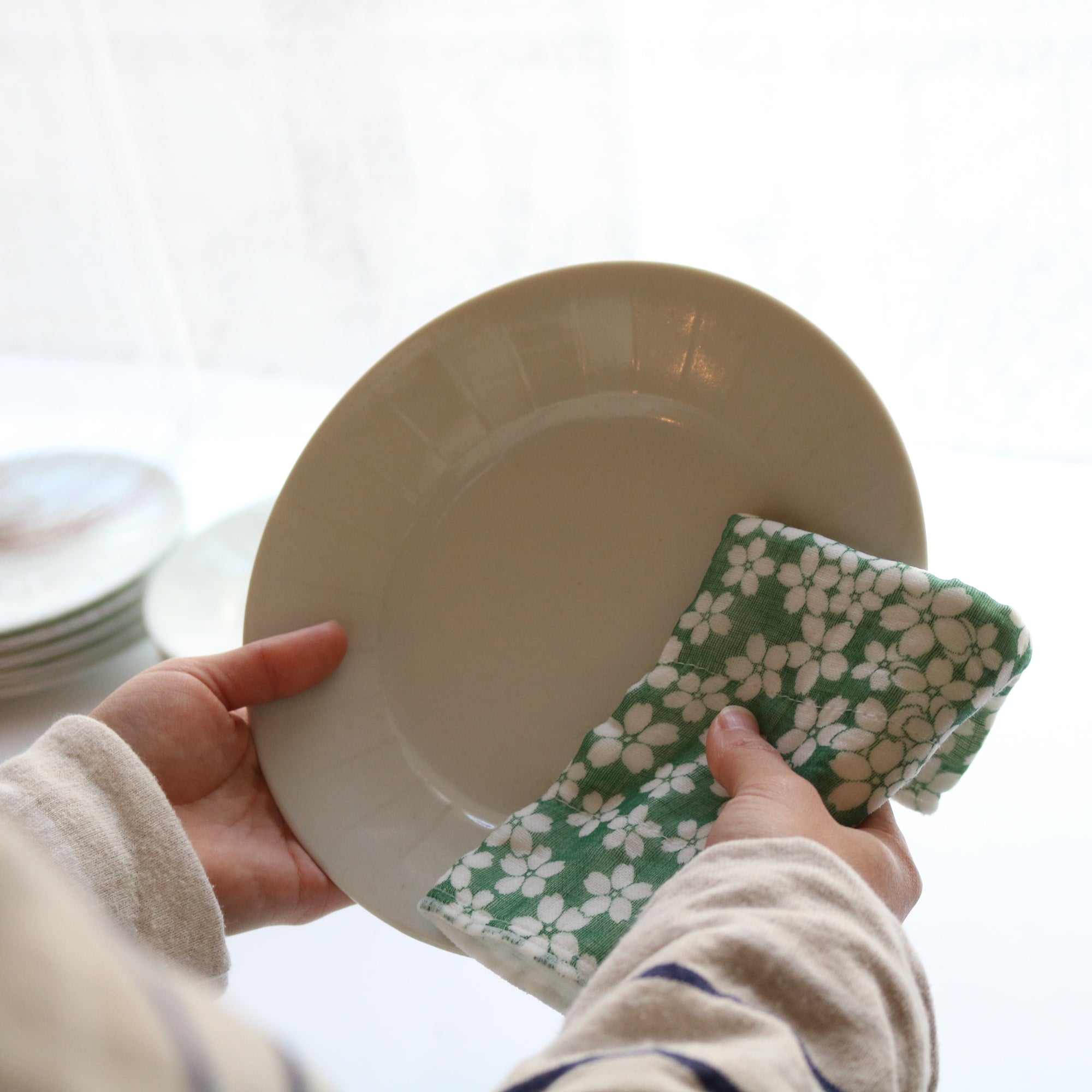 Shirayuki Japanese Fine Mesh Kitchen Cloth - Green Cherry Blossoms