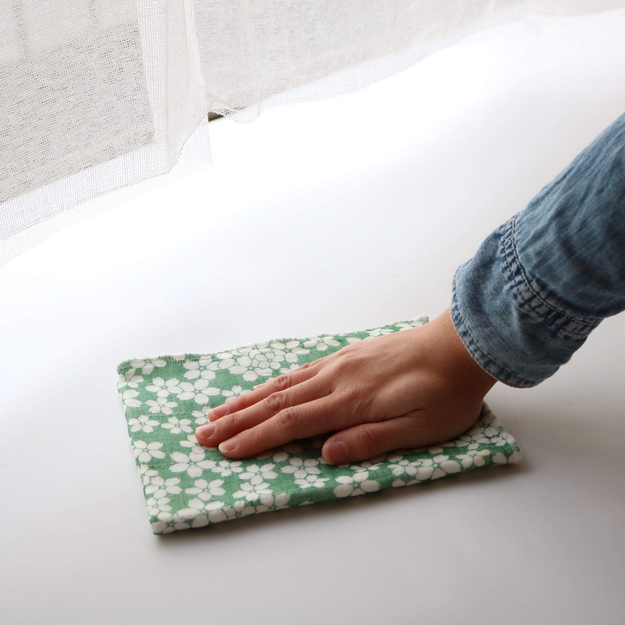 Shirayuki Japanese Fine Mesh Kitchen Cloth - Green Cherry Blossoms