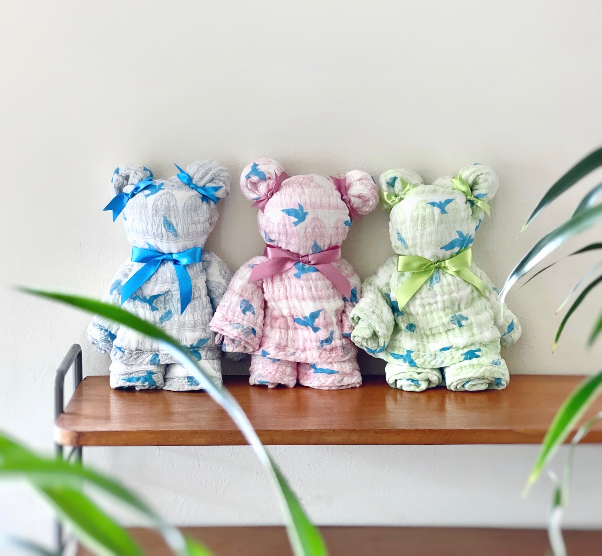 Shirayuki Japanese Bath Towel (Pink, Blue Birds)