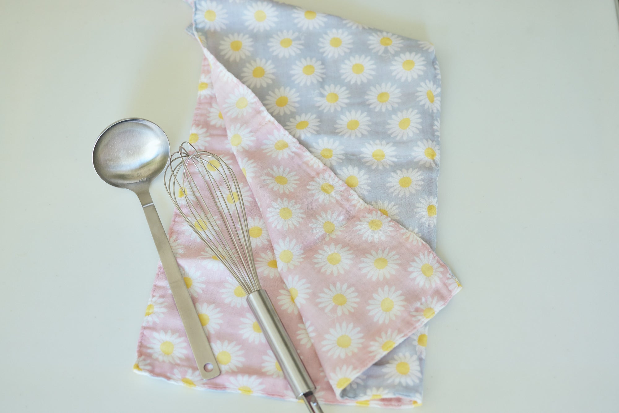 Shirayuki Japanese Tea Towel - Pink & Gray Margaret