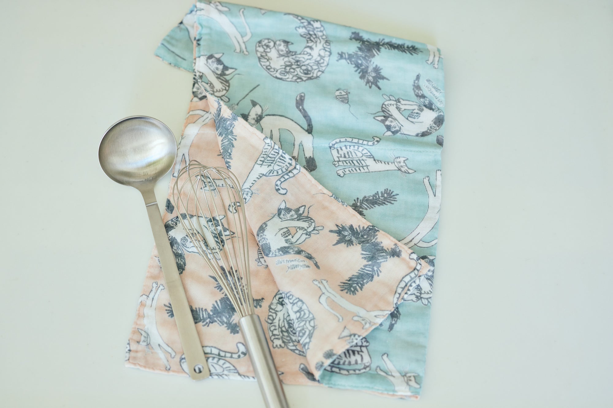 Shirayuki Japanese Tea Towel - Beige & Blue Meow Meow