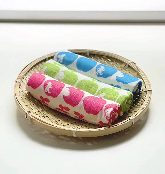 Shirayuki Japanese Kitchen Cloth. Made of Fine Layered Mesh Cloth. Dish Wipe, Table Wipe. Made in Japan (Green, Snow White)